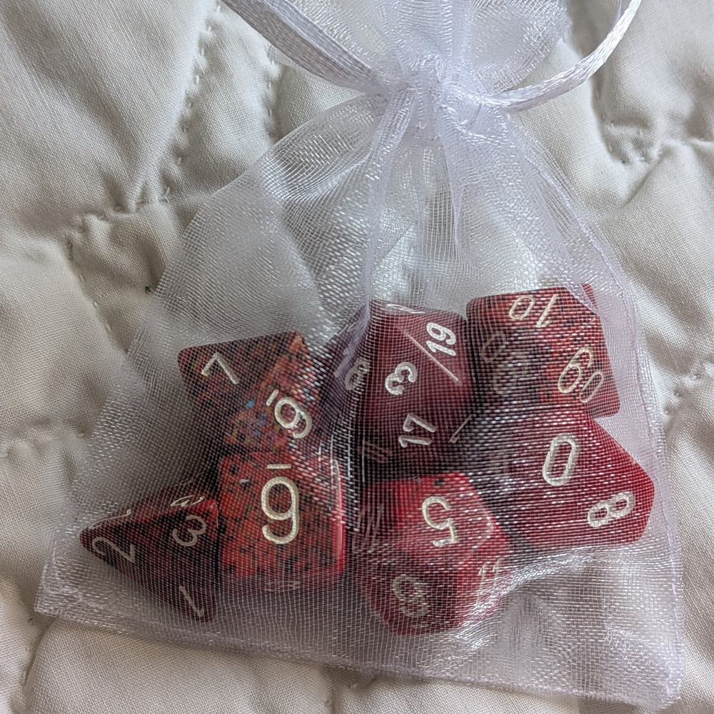 Chessex Red Dice Set Dungeon And Dragons Or AD&D Pathfinder 7 Die Mixed Patterns - Picture 12 of 12